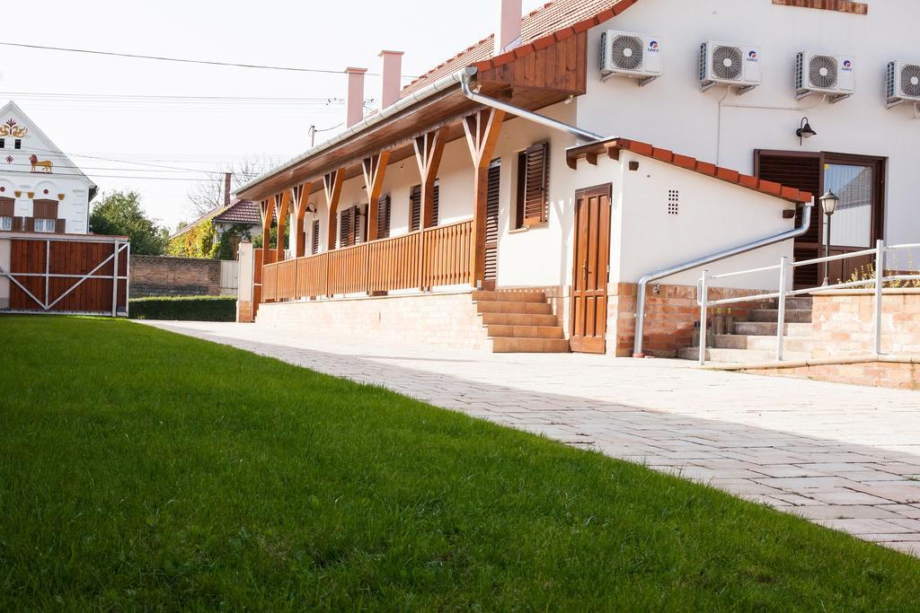 Отель Maushaus Vemend Экстерьер фото